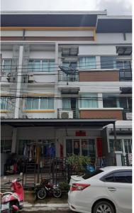 thumb/61fcc0da-6dad-472a-8417-dd65a7941511